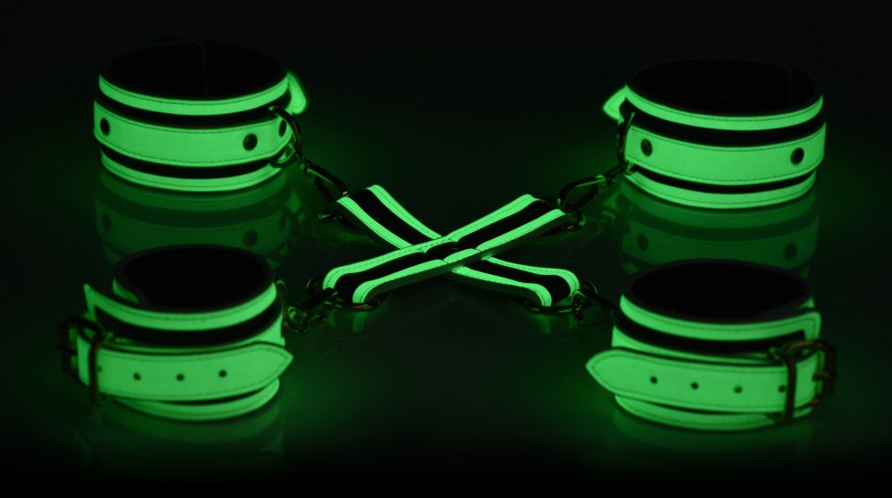 Glow-in-the-Dark Hog Tie Set